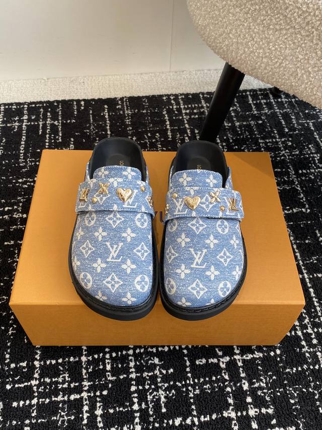 代购级 Louis Vuitton Lv 24Ss秋冬 情侣款 勃肯拖鞋 可可爱爱、脚感简直不要太好 侧面logo扣点睛之笔 简约又高级 露跟设计 即穿即走 懒